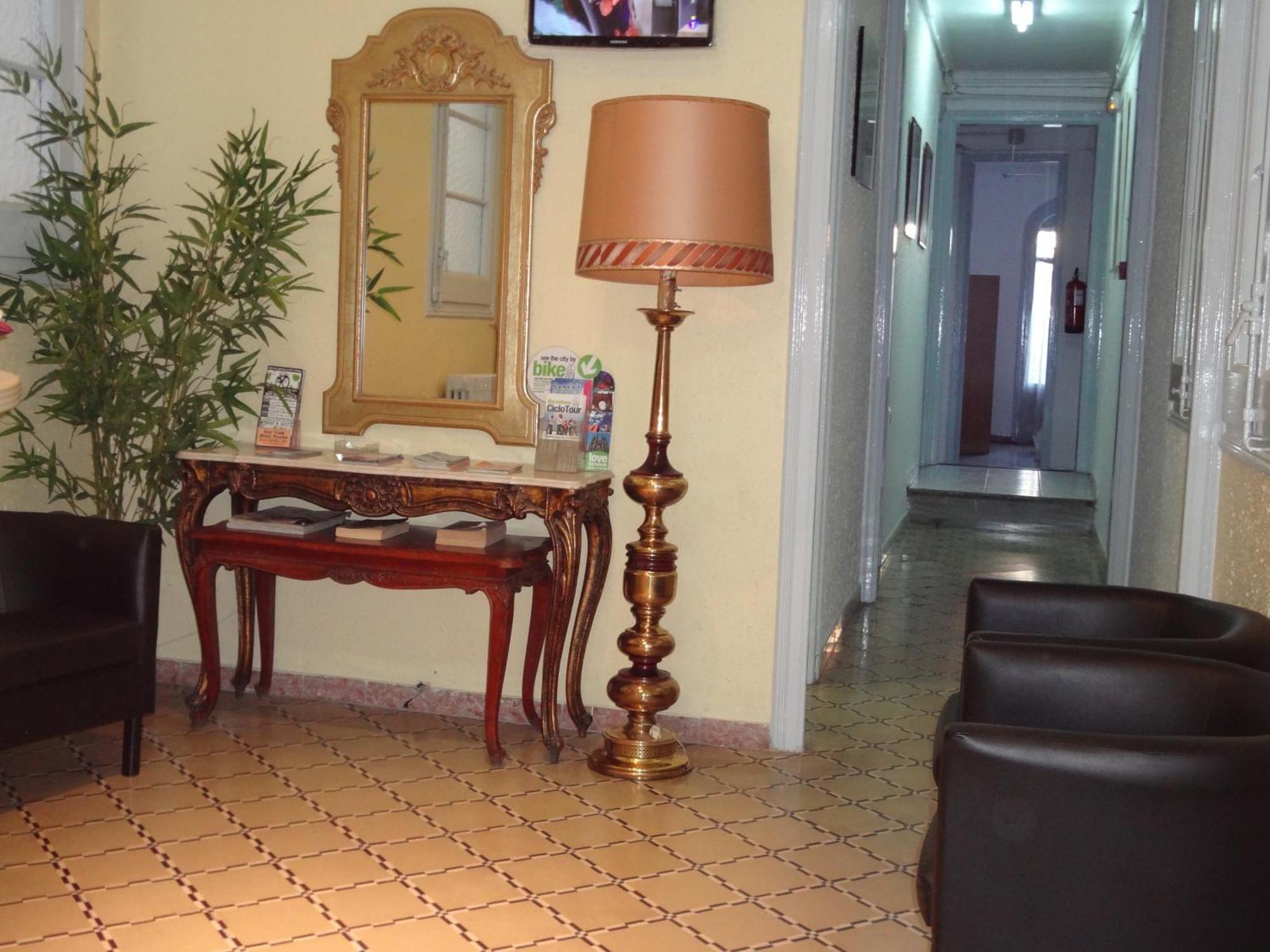 Hostal Sant Carlo — Fotos 1